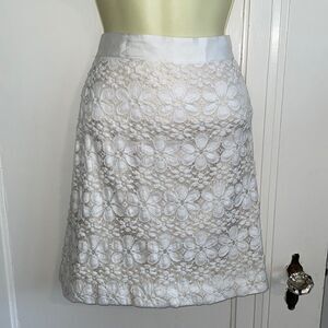 Ann Taylor‎ LOFT cream colored lace mini skirt